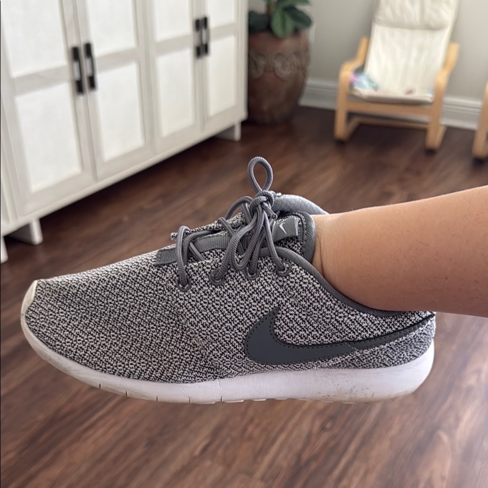 Nike Gray Sneakers Sleek Design Lightweight